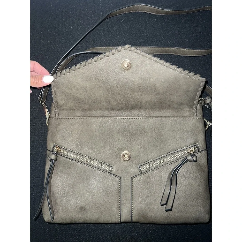 Torrid Olive‎ Green Faux Leather Perforated Crossbody Bag Adjustable Strap - Picture 4 of 8